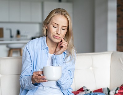 Woman with tooth pain